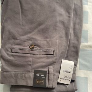 Nordstrom Men's Chinos in Gray